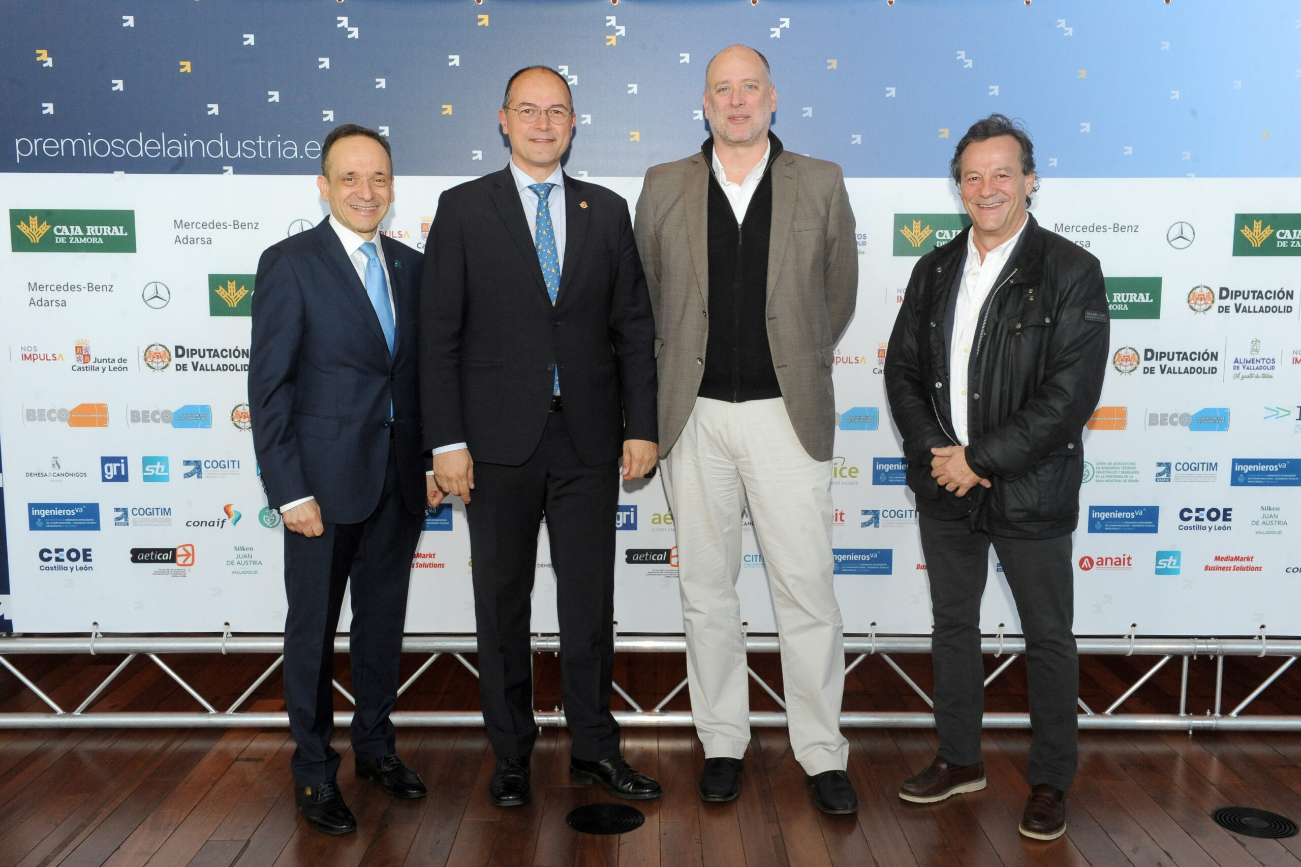 Javier Escribano, Director Ejecutivo de ingenierosVA; Alejandro García, Concejal de Medioambiente del Ayuntamiento de Valladolid; Ramiro Vega, Director de Grupo Prisa Castilla y León, y Lalo Martín, Director Comercial de Grupo Prisa Castilla y León
