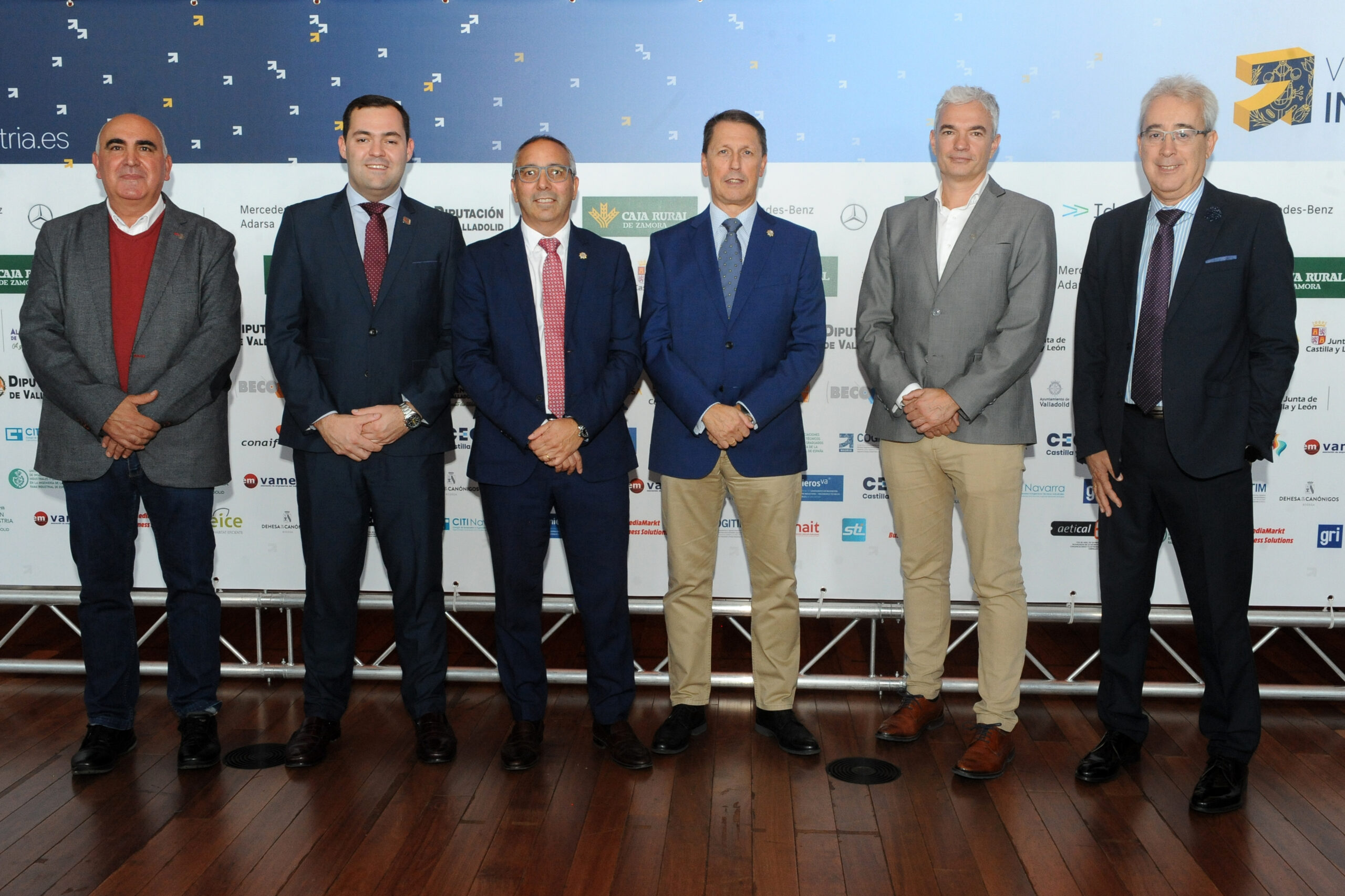 José Simón, Vicedecano del Colegio Oficial de Ingenieros Técnicos Industriales de Zamora, Pablo San Juan, Tesorero del COGITI y colegiado de ingenierosVA, José Luis Merchán, Decano del Colegio de ITIS de Zamora, Antonio Ruiz y Adrián Gutiérrez, Decano y Vicedecano del Colegio de ITIS de Burgos y Adrián Estévez, Vicedecano del Colegio de ITIS de León
