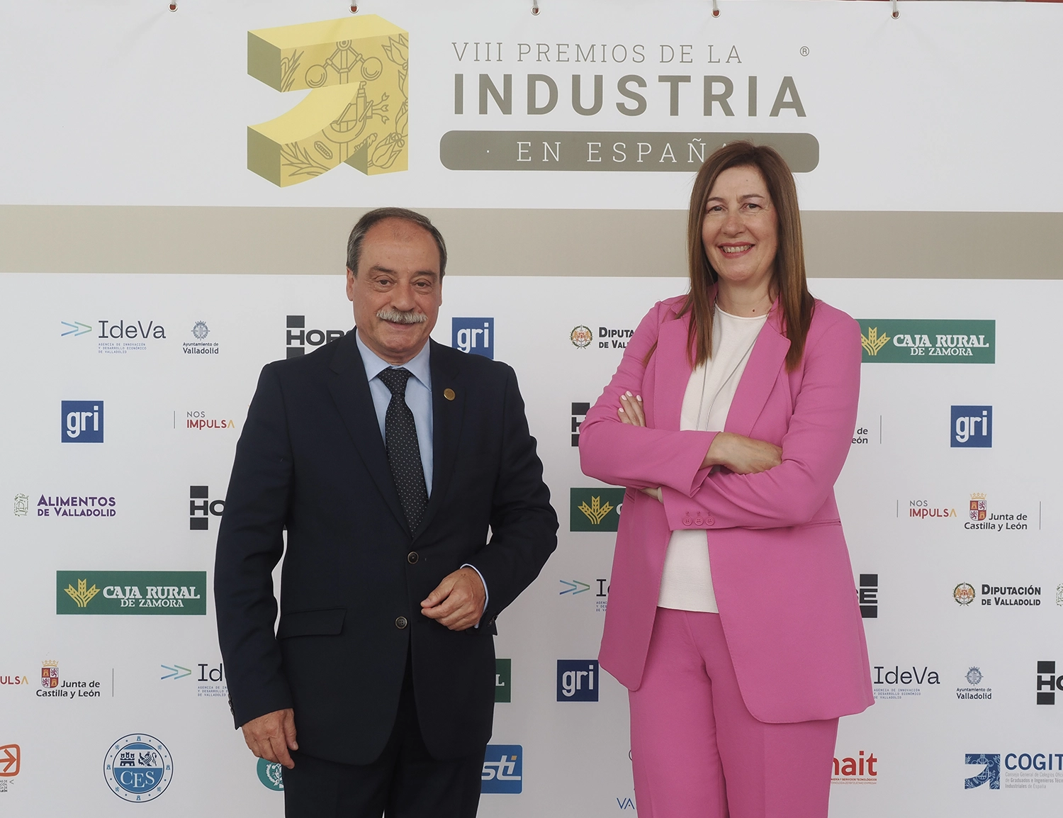 Rafael Álvarez, presidente de TecnoVitae y presidente de Unión Profesional de Castilla y León, y Nuria Mongil, delegada de COITT/AEGITT.